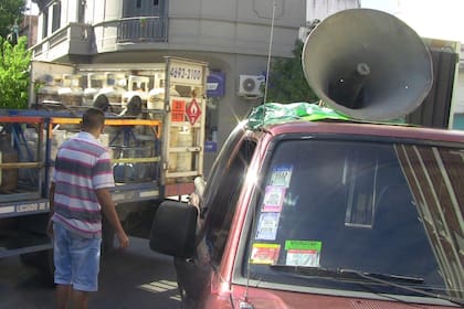 Matías Sánchez es el dueño del volante en el recorrido que hacen cada día con su tío