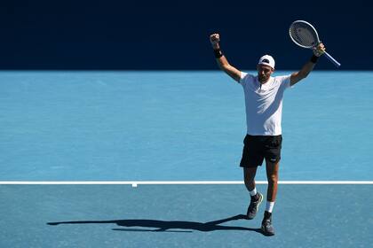 Matteo Berrettini festeja tras derrotar a Nakashima