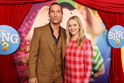 Matthew McConaughey y Reese Witherspoon promocionando la secuela de Sing