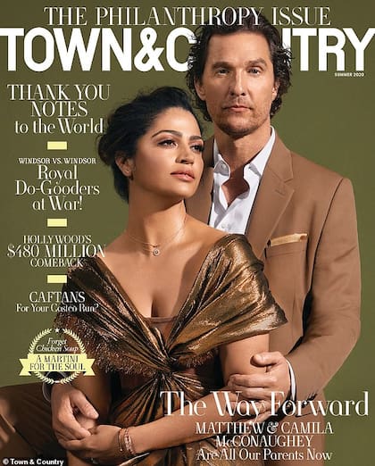 Matthew McConaughey y su esposa, Camila Alves, posan juntos y hablan sobre su familia y su trabajo filantrópico