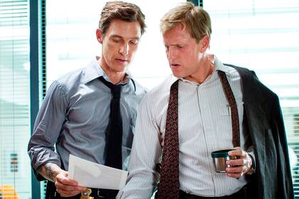 Matthew McConaughey y Woody Harrelson en una escena de True Detective