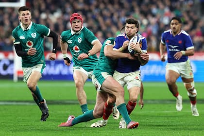 Matthieu Jalibert fue una de las figuras del conjunto galo en una cómoda victoria en el Stade de France (Photo by ALAIN JOCARD / AFP)