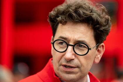 Un fin de semana oscuro para Mattia Binotto, el jefe de Ferrari: la Scuderia presentará mejoras para la carrera del domingo, aunque difícilmente sean suficientes para batallar por una victoria; las internas de Maranello, otro foco de posible conflictos si el equipo no ofrece rápidos resultados