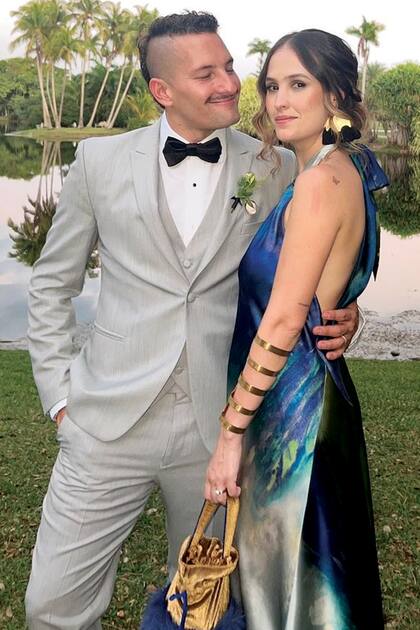 Mau Montaner y su mujer, Sara Escobar, en su primera salida sin Apolo, su hijo de cinco meses.