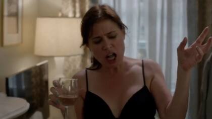Maura Tierney como Helen Solloway en The Affair