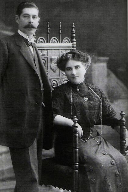 Mauricio Braun y Josefina Menéndez Behety. Se casaron en 1895.