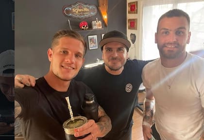 Mauricio Córdoba junto a Bruno Zuculini y Leandro González Pirez