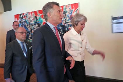 Mauricio Macri con primera ministra del Reino Unido Theresa May y el Ministro de Relaciones Exteriores y Culto Jorge Faurie