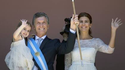 Mauricio Macri en el balcón de la Casa Rosada luego de asumir la Presidencia