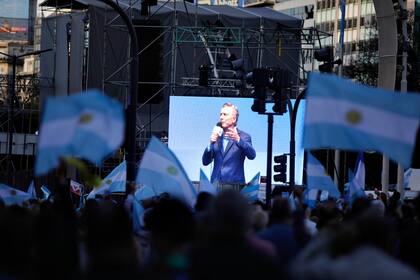 Mauricio Macri en una de las pantallas durante su discurso