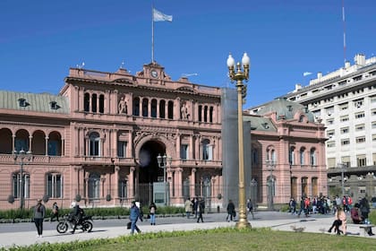 Mauricio Macri encabeza una reunión de Gabinete en Casa Rosada tras las medidas anunciadas por el Banco Central