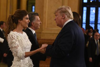 Juliana Awada saluda al presidente Donald Trump