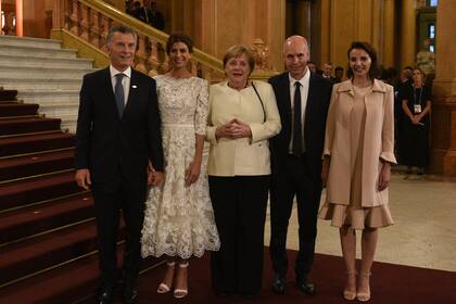 Mauricio Macri, Juliana Awada, Angela Merkel, Horacío Rodríguez Larreta y su mujer
