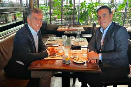 Mauricio Macri junto al gobernador radical de Corrientes, Gustavo Valdes