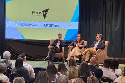 Mauricio Macri, María Eugenia Vidal y Jorge Macri, en el cierre del evento de Pro en el Hotel Abasto