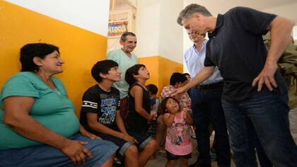 Mauricio Macri visita un centro de refugiados