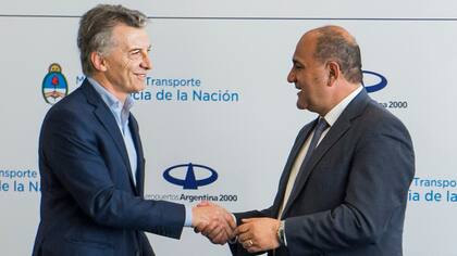Mauricio Macri y Juan Manzur durante la inauguración de las obras de remodelación y ampliación del aeropuerto Benjamín Matienzo