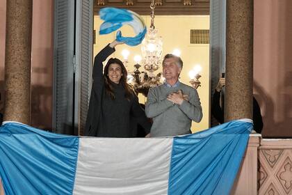 Mauricio Macri y Juliana Awada, en el balcón de la Casa Rosada