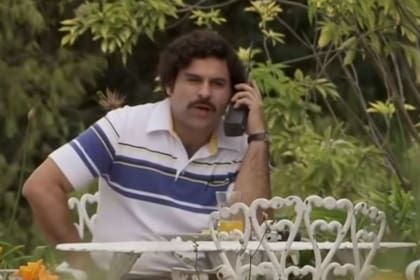 Mauricio Mejía como Pablo Escobar en "La viuda negra!