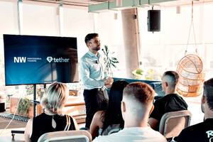 Mauricio Novelli dando una clase
