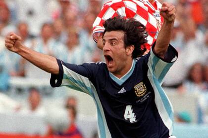 Mauricio Pineda celebra sul gol a Croacia en Francia 1998