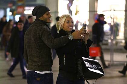 Mauro continúa con su plan de conquista y parece dispuesto a todo para enamorar a Wanda