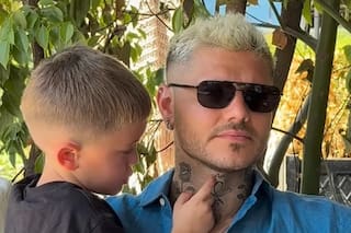 Mauro Icardi ingresó con el hijo de la China Suárez al campo de juego y un detalle no pasó desapercibido