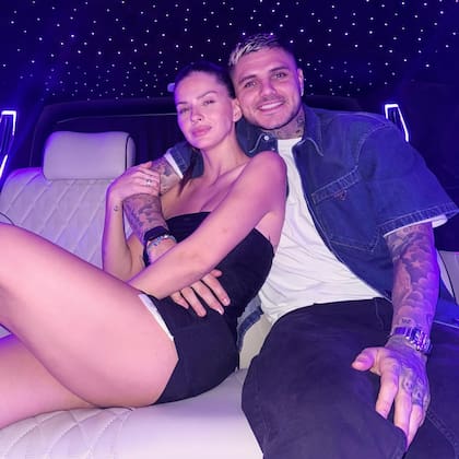 Mauro Icardi luciendo la camisa que su ex le regaló (Foto: Instagram/@mauroicardi)