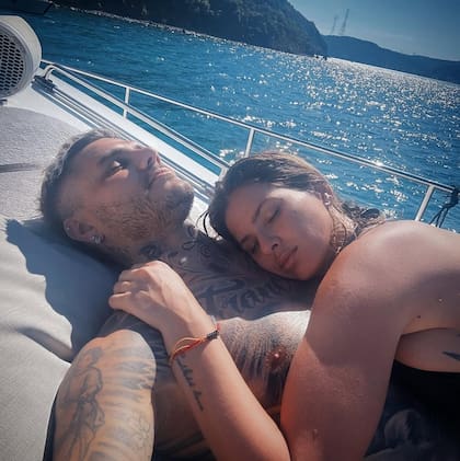 Mauro Icardi y la China Suárez disfrutaron de la tarde en un lujoso yate (Foto: Instagram/@mauroicardi)