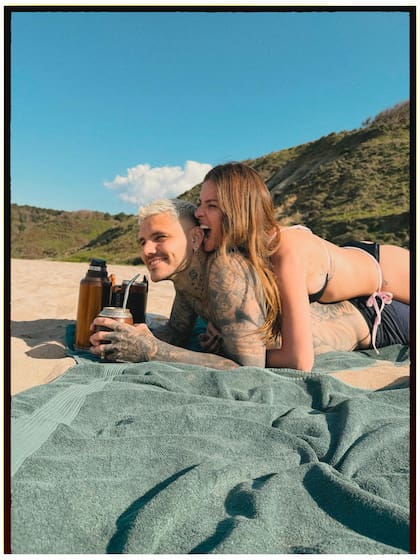 Mauro Icardi y la China Suárez disfrutaron de un día de playa en Turquía como familia