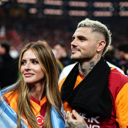 Mauro Icardi y María Eugenia Suárez juntos en los festejos por el fin del campeonato en Turquía