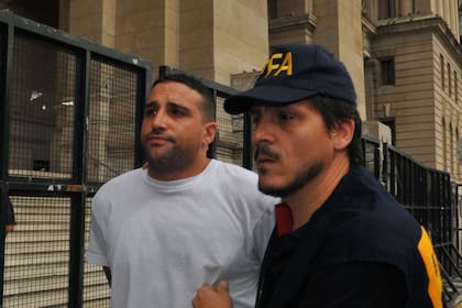 Mauro Martin entrando a Tribunales