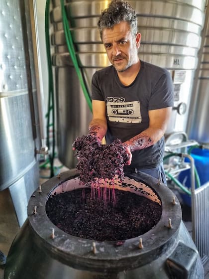 Mauro Villarejo. Para él es un orgullo trabajar y vivir en su propia finca.