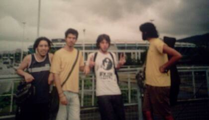 Mauro y su grupo de amigos, los inspiradores de El invierno con mi generación