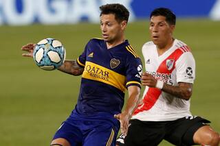 Se va de Boca. Mauro Zárate discutió con el DT Miguel Russo y pegó el portazo