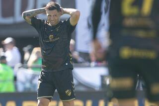 Los hinchas de Platense insultaron a Trucco: cómo dirigió tras el escándalo de Barracas-Patronato