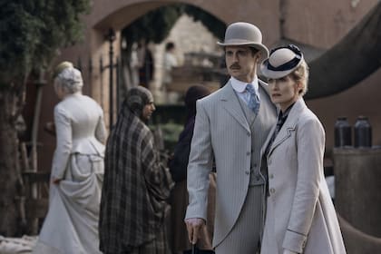 Max Irons y Natascha McElhone, en una escena de la nueva serie de Amazon Prime