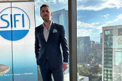 Max trabajó durante años en el ámbito corporativo