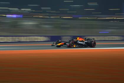Max Verstappen, a toda velocidad en Qatar, en la clasificación para la carrera principal del domingo