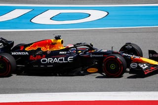 Max Verstappen culpa a la frustración por "maniobra incorrecta" tras chocar con Russell