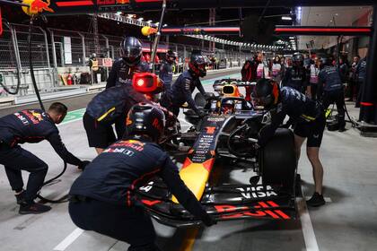 Max Verstappen da pelea en el final de la temporada; su rendimiento en la primera jornada en las Vegas no fue el mejor