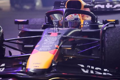 Max Verstappen dejará el número 1 en la temporada 2026 y confirmó su elección del 3