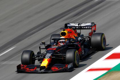 Max Verstappen (Red Bull Racing) logró intercalarse entre los Mercedes de Lewis Hamilton y Valtteri Bottas; el neerlandés marcha segundo en el campeonato, a 37 puntos del británico