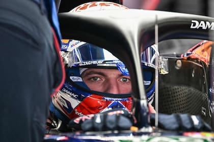 Max Verstappen se encontró con Colapinto justo antes de la curva más rápida de Suzuka y debió bajar la velocidad; las autoridades analizan la decisión que tomarán sobre el incidente.