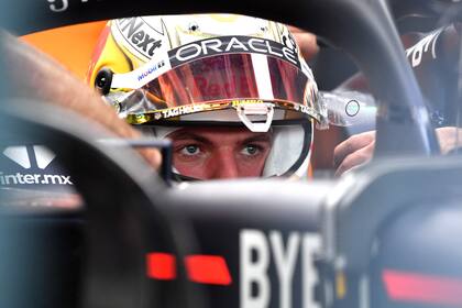 Max Verstappen, súper concentrado, a bordo de su Red Bull