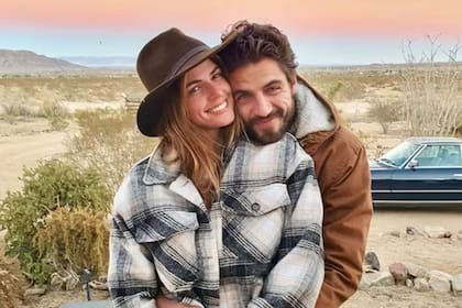 Maxi Iglesias y Stephanie Cayo mantuvieron una relación de idas y venidas entre 2021 y 2024