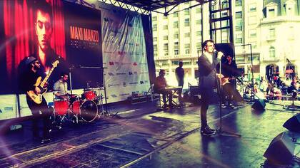 Maxi Manzo, cantante de pop rock en italiano