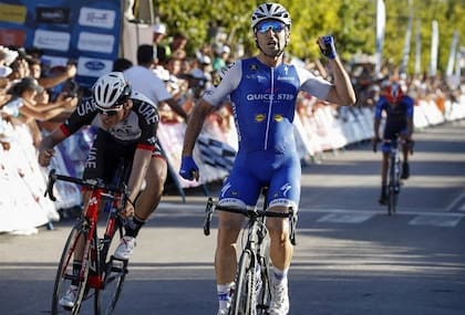 Maxi Richeze festeja en su llegada de la penúltima etapa