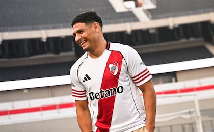 Maxi Salas fue presentado en River esta semana y puede debutar frente a Platense
