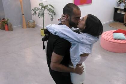 Maxi y Juliana fueron la primera pareja conformada dentro del reality